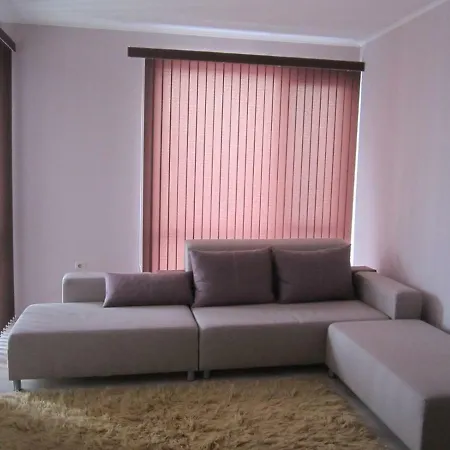 Zoar Apartment *